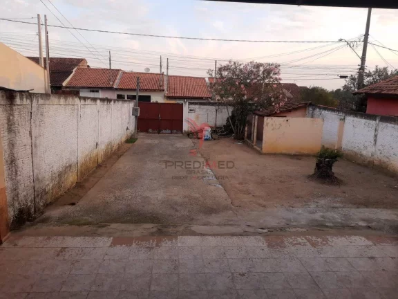 Imagem ...lt;br...gt;Casa cont...eacute;m 2 quartos grandes, 1 cozinha grande, sala, ...aacute;rea servi......