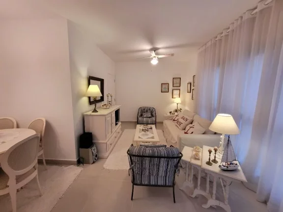 Imagem PITANGUEIRAS – UMA QUADRA DO MAR, MARAVILHOSO APTO REFORMADO, DECORADO, 02 VAGAS DE GARA