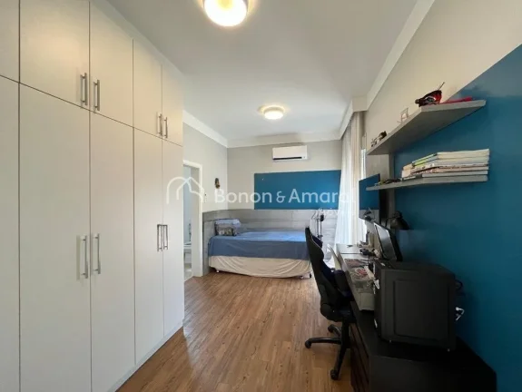 Imagem Linda casa à venda em um condomínio de alto padrão na cidade de Valinhos - SP. Esta espaçosa res...