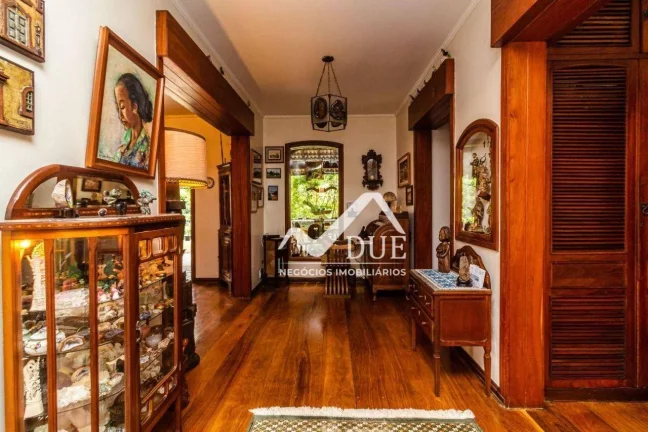 Imagem Casa tipo sobrado no Morro Santa Terezinha com 400m² de área construída.