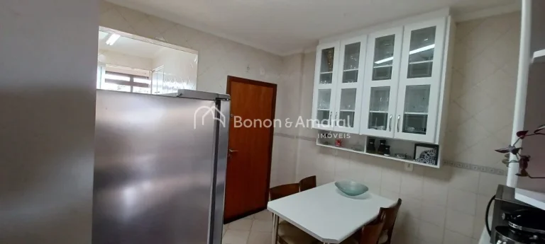 Imagem Apartamento à venda no Jd.lamboyant, 3 quartos e 1 suíte

Aconchegante, arejado, iluminado e em ó...