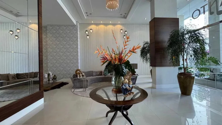 Imagem Apartamento com 3 suítes, 2 vagas de garagem no Pioneiros em Balneário Camboriú