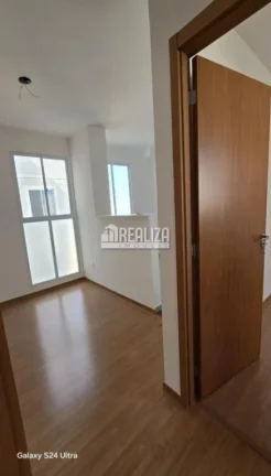 Imagem Aluguel de Apartamento com Piscina no Condomínio Residencial Veneza, bairro Vila Arquelau, em Uberaba