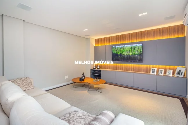 Imagem Cobertura Duplex com 4 Suítes á venda no centro de Balneário Camboriú.