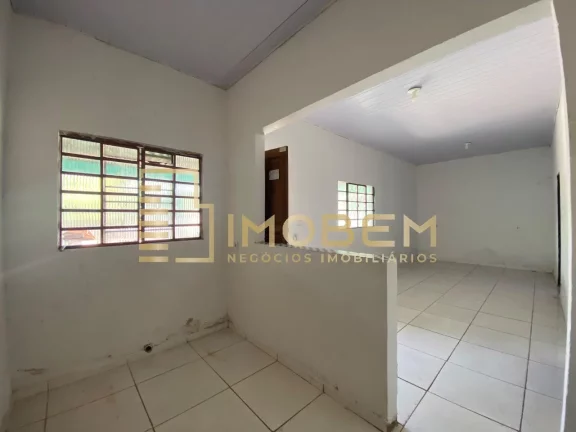 Imagem Casa à venda em Sinop-MT, Jardim Maria Carolina: 2 quartos, 1 suíte, 1 sala, 2 banheiros, 3 vagas de garagem, 102m².