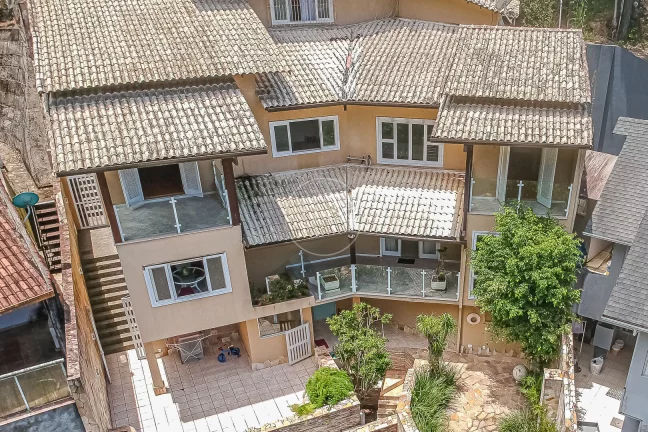 Imagem CASA de 5 DORMITÓRIOS em NITEROI - R$ 1.100.000