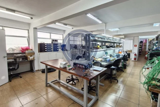 Imagem Imperdível: Casa Comercial de 2 Quartos na Aclimação, São Paulo-SP, 5 Banheiros, 9 Vagas de Garagem, 270m² de Área.