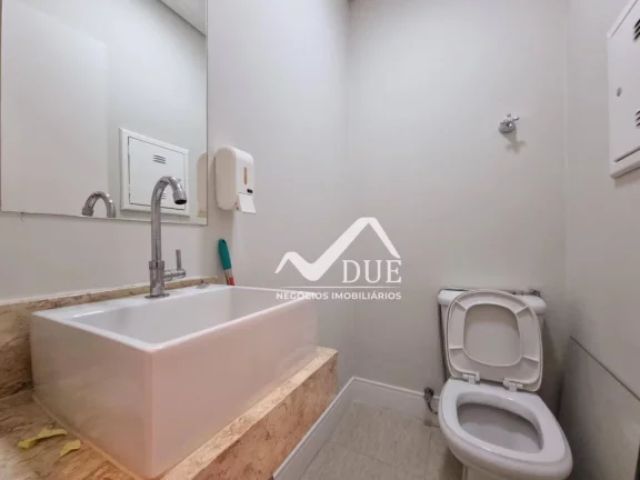 Imagem Sala comercial muito bem localizada à venda por R$ 345.000