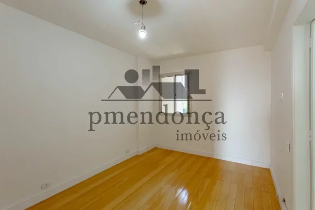 Imagem Apartamento reformado no Sumaré, 3 dormitórios (1 suíte) e 1 vaga.
