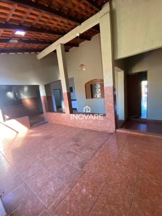 Imagem Casa com 3 dormitórios à venda, 270 m² por R$ 400.000,00 - Alvorada - Araporã/MG