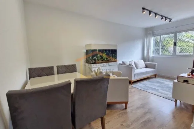 Imagem Apartamento reformado com 67 m² de área útil, composto por 3 dormitórios, sendo um espaço para ...