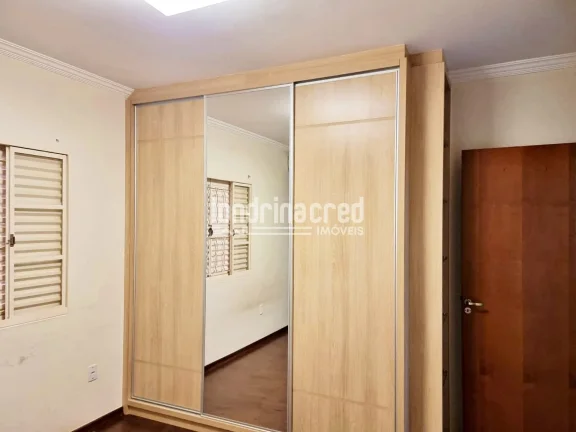 Imagem Casa à venda 3 Quartos, 1 Suite, 4 Vagas, 250M², Operária, Londrina - PR | RESIDENCIAL HAVANA