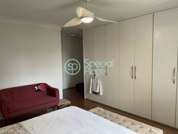 Imagem Este lindo e amplo imóvel conta com 3 quartos, sendo 3 suítes, 5 banheiros e 4 vagas de garagem de...