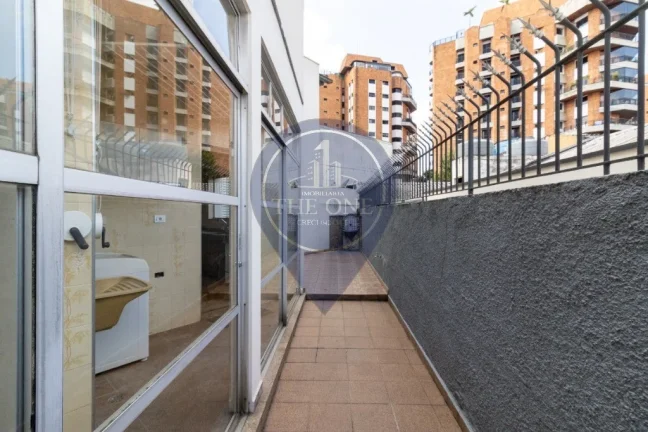Imagem Casa à venda em São Paulo-SP, Alto de Pinheiros: 3 quartos, 1 suíte, 2 salas, 4 banheiros, 2 vagas, 162m². Confira!