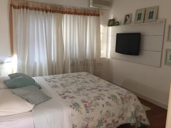 Imagem Excelente casa com marina privativa em Balneário Camboriú