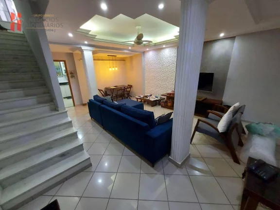 Imagem Excelente CASA TRIPLEX com 250m²