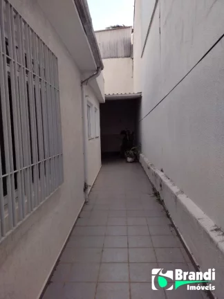 Imagem Ótimo imóvel com uma térrea de 02 dormitórios, sala, cozinha, 02 banheiros e quintal, + um sobrado.,