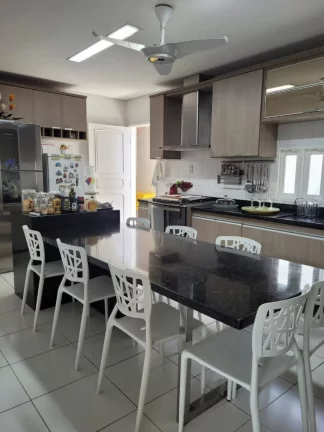 Imagem Casa à venda no bairro Coroa do Meio - Espaçosa e com área de lazer