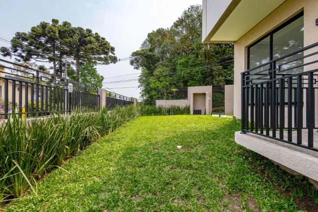 Imagem Sobrado com 3 Suítes, 2 vagas, churrasqueira à venda, 190 m² por R$ 1.304.680 - Vista Alegre - Curitiba/PR