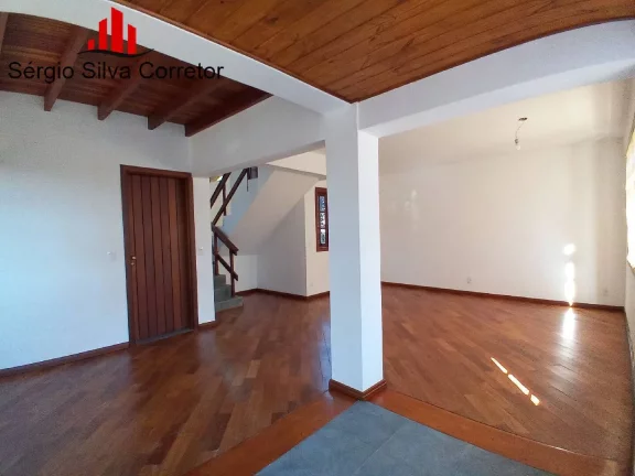 Imagem Casa a venda com 03 Dormitórios em Condomínio Fechado por 950.000,00.