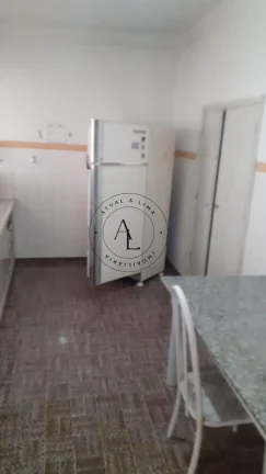 Imagem Ampla Casa com 3 Quartos, Edícula e Quintal Espaçoso: Conforto e Praticidade para Sua Família!
