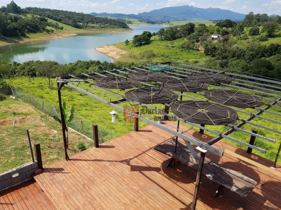 Imagem Sobrado com 4 dormitórios à venda, 250 m² por R$ 900.000,00 - Santa Fé - Piracaia/SP