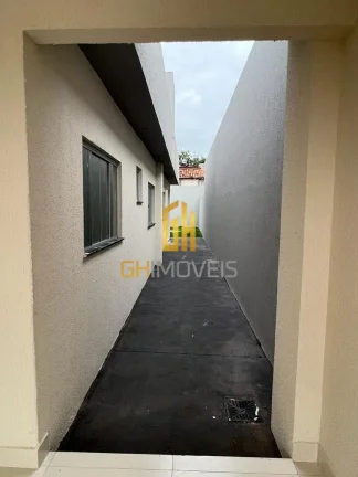 Imagem CA1695Linda casa nova com 3 quartos sendo 1 suíte no Bairro Idepêndencia A casa possui - Sala;- 03...