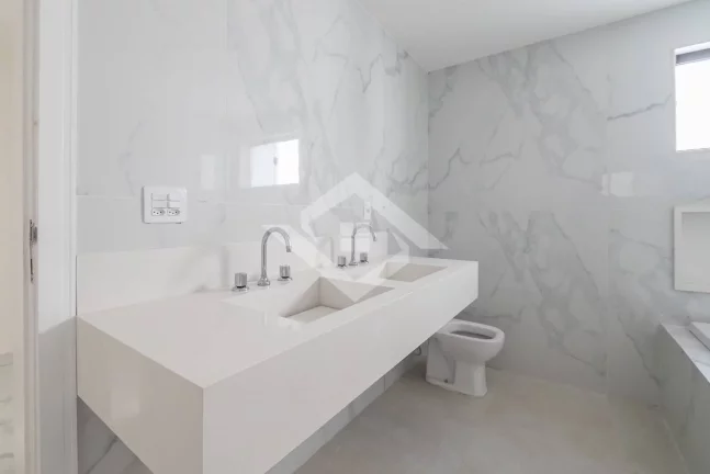 Imagem Casa Duplex 4 Suítes e 317m² no Recreio dos Bandeirantes |
