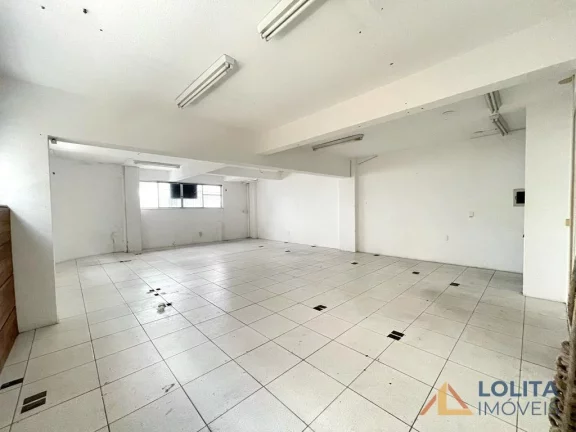 Edifício comercial à venda no Centro de Florianópolis/SC.