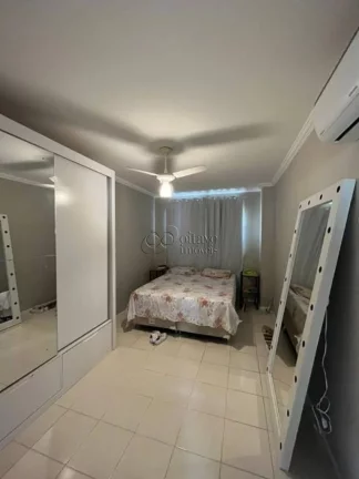 Imagem Casa de Condomínio com 3 Quartos e 3 banheiros à Venda na Glória 499 mil
