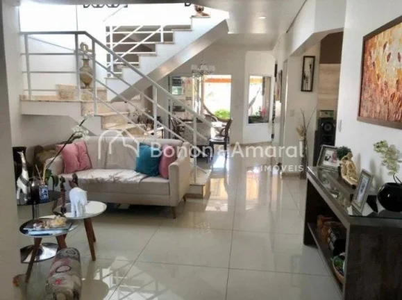 Imagem Casa à venda e3m condomínio fechado em Valinhos/SP com 3 suítes, piscina e área gourmet!

Sobrad...
