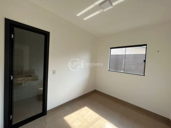 Imagem Imperdível: casa à venda em Campo Grande-MS, bairro Monte Castelo, 3 quartos, 3 suítes, 1 sala, 1 banheiro, 2 vagas, 110m².