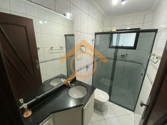 Imagem Imperdível! Apartamento à venda em Praia Grande-SP, Canto do Forte. 2 quartos, 1 suíte, 2 salas, 3 banheiros, 1 vaga. Condomínio Palm Beach, a 300m da praia.
