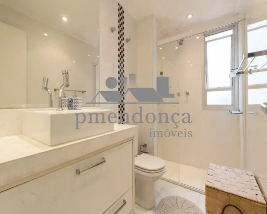 Imagem Apartamento totalmente reformado, living para 2 ambientes, terraço,3 dormitórios sendo 1 suíte, r...