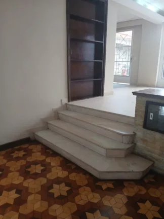 Imagem Casa Comercial à Venda em São Paulo-SP, Vila Monumento: 4 Quartos, 1 Suíte, 4 Salas, 3 Banheiros, 6 Vagas, 280m². Imperdível!