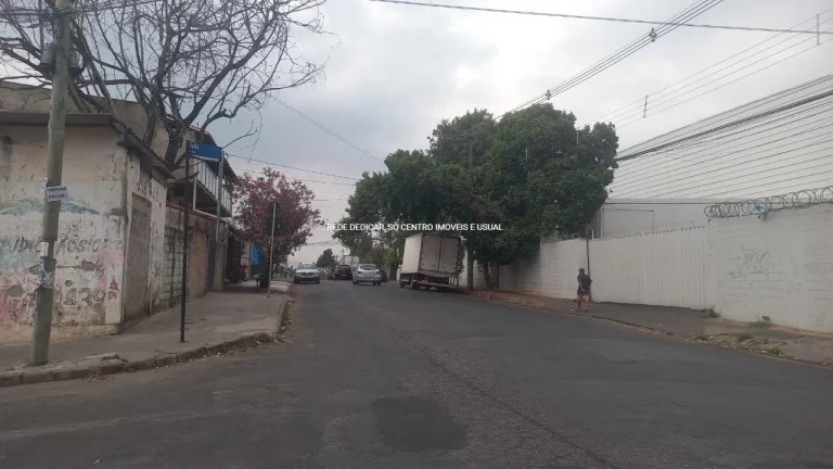 Imagem Ótimo terreno à venda localizado no bairro São Joaquim em Contagem, MG. Com área total de 720m²...