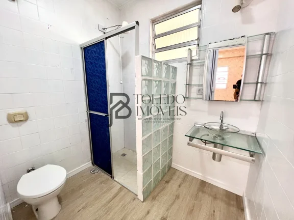 Imagem Apartamento Padrão de 01 dormitório REFORMADO, menos de 200 metros do mar na Aviação/PG