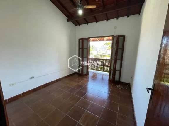 Imagem Está procurando o lugar perfeito para morar? Este sobrado é o que você precisa! Localizado no des...