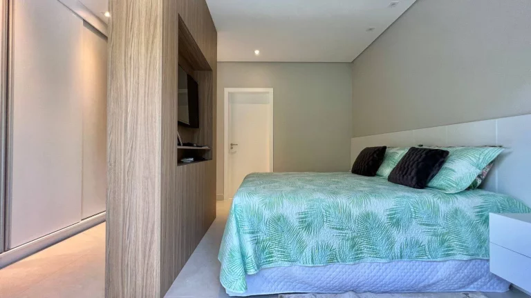 Imagem Casa Moderna e decorada à Venda na Riviera - Módulo 28