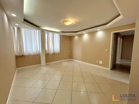 Apartamento à venda com 3 dormitórios sendo 1 suíte no Centro de Florianópolis/SC.