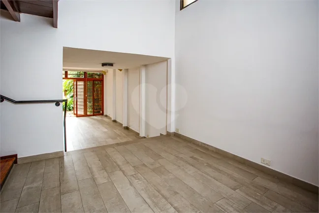 Imagem Casa para alugar com 4 quartos, sendo 2 suítes, em Alto de Pinheiros, São Paulo - SP