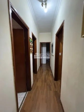 Imagem Casa à venda no Parque São Geraldo, Uberaba: piscina aquecida e varanda gourmet