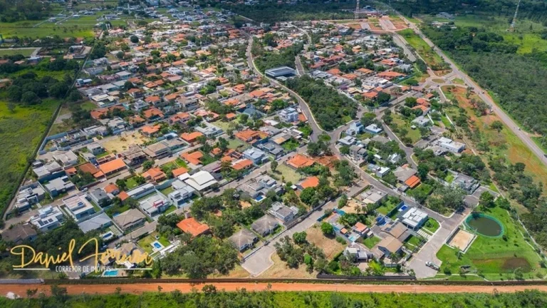 Imagem Terreno plano com 600 m² à venda no condomínio Parque do Mirante