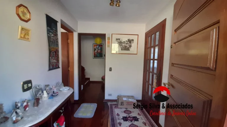 Imagem Casa a Venda na Nova Suíça em Campos do Jordão - SP.