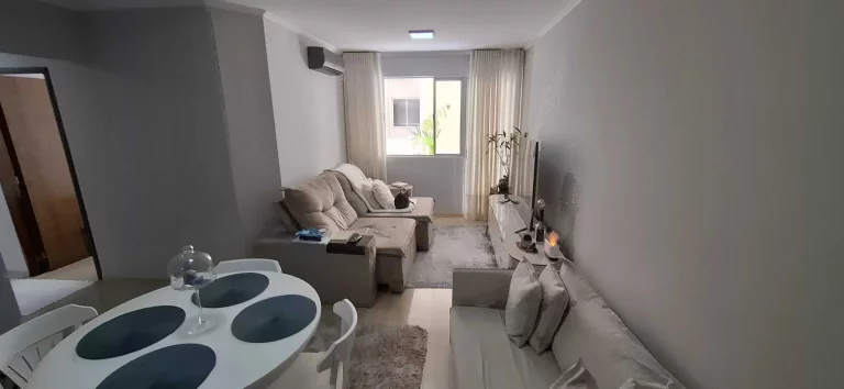 Imagem Apartamento mobiliado com 3 dormitórios sendo 1 suíte e 1 vaga de garagem em Florianópolis