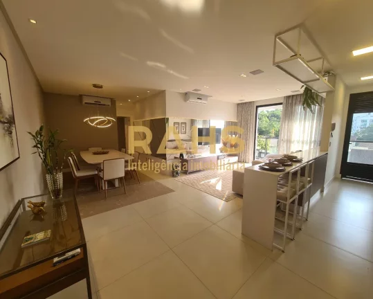 Lindo Apartamento Mobiliado no Bairro Atiradores Apartamento com 122m², 3 suítes, lavabo, sacada c...