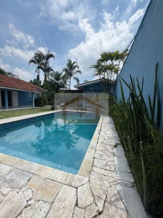 Imagem Residencial silencioso, natureza e próximo ao Templo Budista Zulai! São 4 quartos, 4 vagas