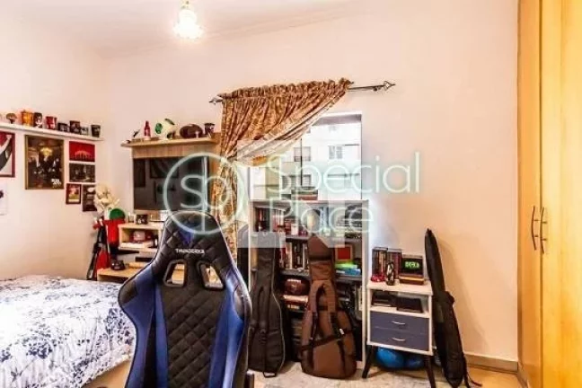 Imagem São 115m² de área privativa, dois dormitórios ( 1 suíte ) e 1 vaga na garagem. Living espaçoso...