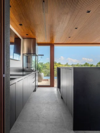 Imagem Casa em Condomínio à venda em Praia do Forte, Mata de São João - Churrasqueira, Piscina e Mobiliado