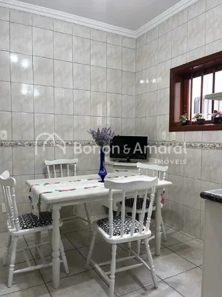 Imagem Esta casa é perfeita para quem busca uma localização privilegiada e segurança para sua família....